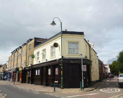 Lennons venue image
