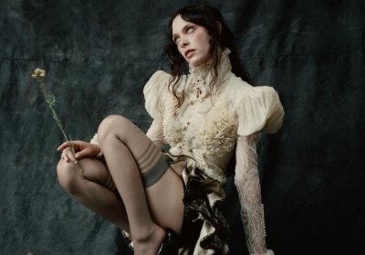 Holly Humberstone To Support Sophomore Album 'Cruel World' With UK And Ireland Tour thumbnail