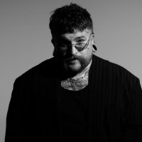 Teddy Swims Returns With New Single Mr. Know It All thumbnail
