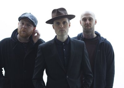 The Fratellis Reschedule 'Costello Music' 20th Anniversary UK Tour To Early 2027 thumbnail
