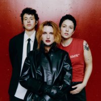 MUNA Announce Fourth Album 'Dancing On The Wall' And Accompanying US & UK Shows thumbnail