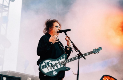 Hot Hot Hot: The Cure Underline Their Legendary Rep at Baking Cardiff Show thumbnail