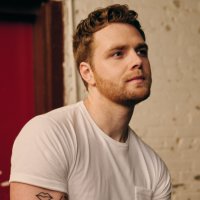 Alex Warren Previews 'WILDCHILD With New Single RESCUER thumbnail