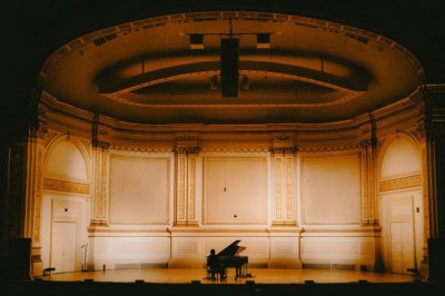 Paul Thomas Anderson To Release Cameron Winter At Carnegie Hall Concert Film thumbnail