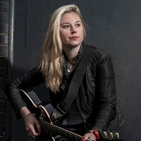 Joanne Shaw Taylor artist image