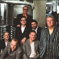 Squeeze artist image